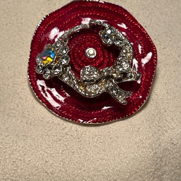 Vintage Red Hat Society Brooch Pin Crystal Hat Bow Accent Red Enamel 1.5" - Picture 3 of 5